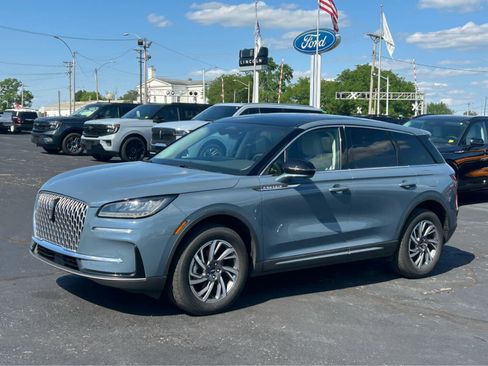 Used 2023 Lincoln Corsair FWD w/ Equipment Group 101A image 2
