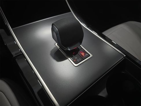 Used 2026 Land Rover Range Rover Evoque S image 24