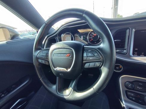 Used 2015 Dodge Challenger R/T w/ Quick Order Package 22B R/T RWD image 21