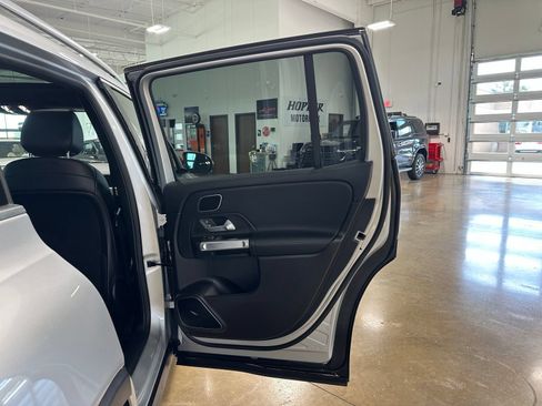 Used 2021 Mercedes-Benz GLB 250 image 39