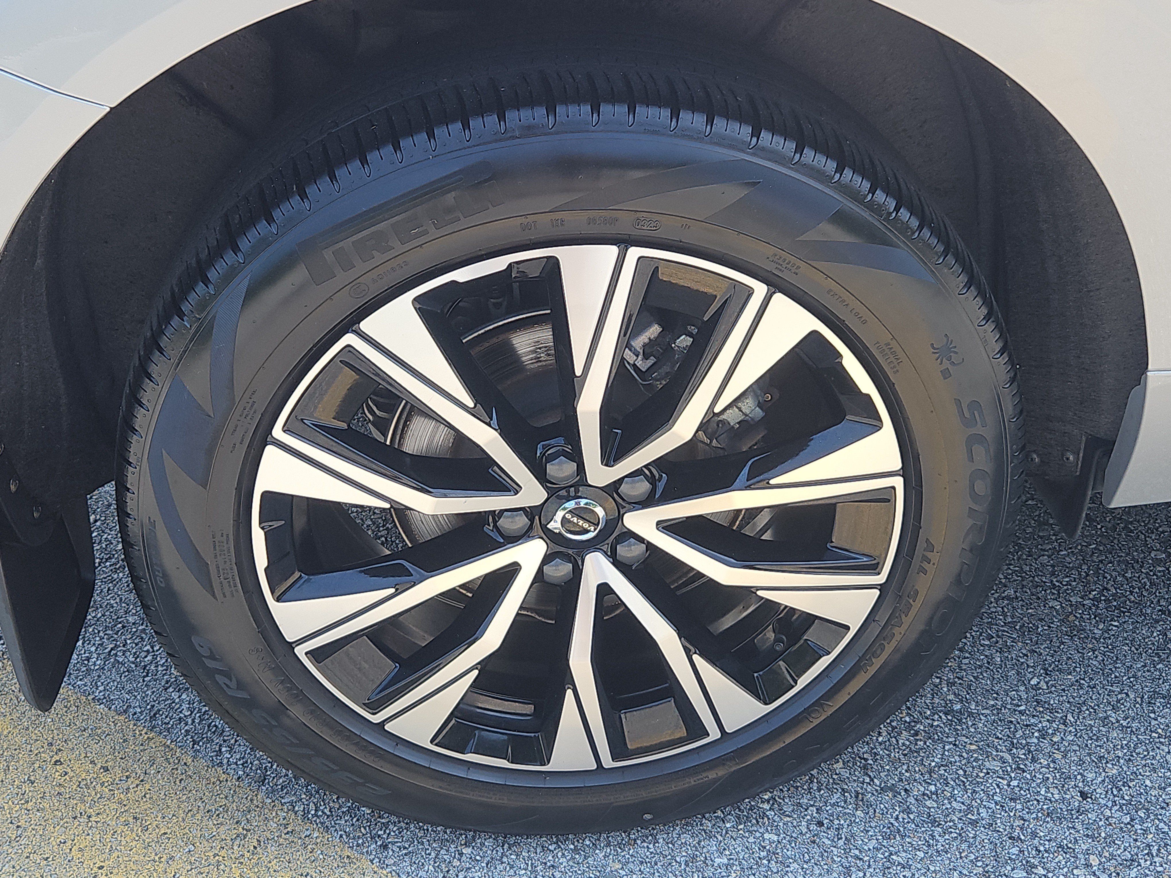 Used 2023 Volvo XC60 B5 Core w/ Climate Package AWD/4WD image 27