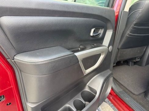Used 2018 Nissan Titan PRO-4X w/ Pro-4x Convenience Package image 24