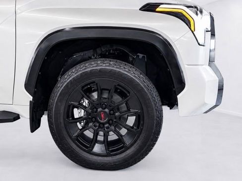 Used 2024 Toyota Tundra Platinum w/ TRD Off-Road Package AWD/4WD image 11