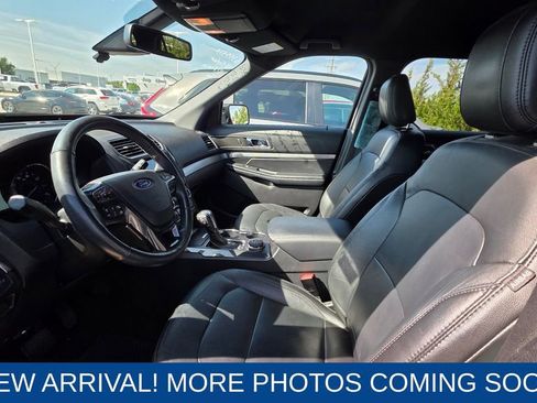 Used 2018 Ford Explorer XLT w/ Equipment Group 202A image 8