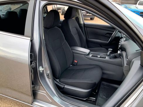 Used 2024 Nissan Sentra S image 8