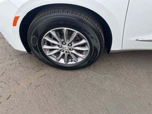 Used 2024 Buick Enclave Premium image 37