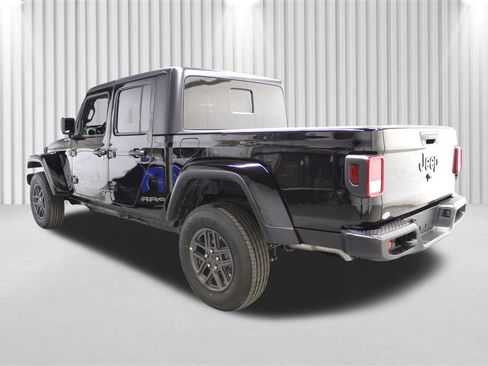 New 2026 Jeep Gladiator Sport image 5