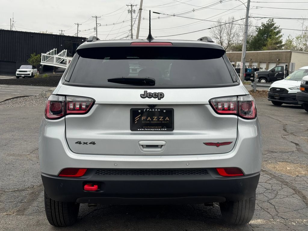 Used 2025 Jeep Compass Trailhawk AWD/4WD image 8