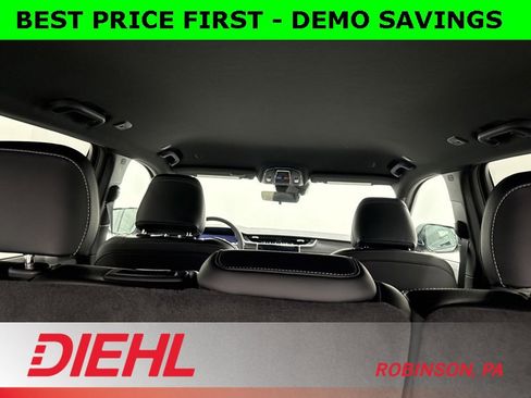 New 2025 Jeep Grand Cherokee Limited w/ Black Appearance Package image 10