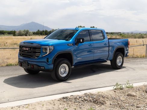 Used 2024 GMC Sierra 1500 AT4 w/ Technology Package AWD/4WD image 8