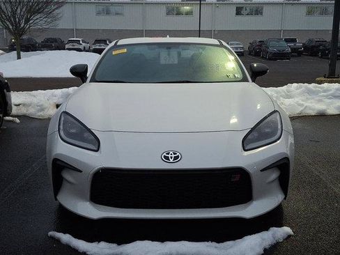 Certified 2025 Toyota GR86 w/ ALL Weather Mat Package (TMS) image 3