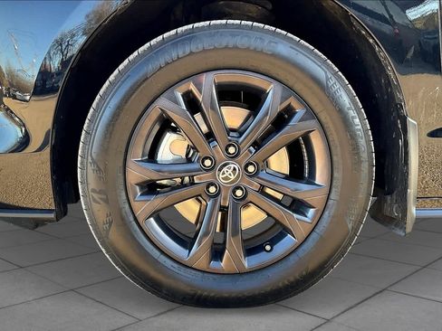 Used 2024 Toyota Sienna XLE Woodland Edition image 11