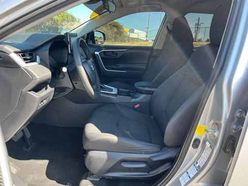 Used 2019 Toyota RAV4 LE w/ All Weather Liner Package AWD/4WD image 15