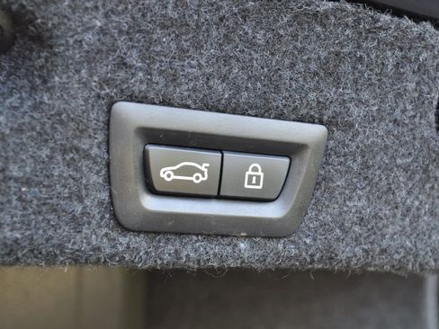 Used 2016 BMW 550i xDrive Sedan image 30