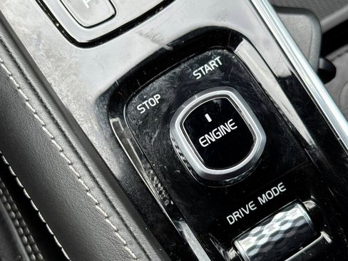 Used 2017 Volvo XC90 T8 Excellence image 35