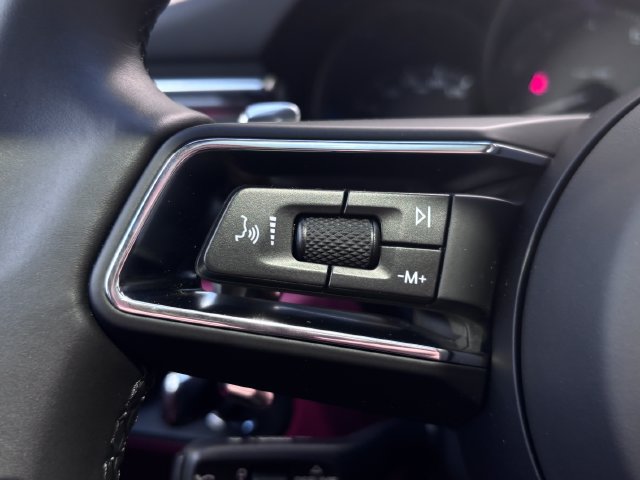 Certified 2025 Porsche Macan S AWD/4WD image 15