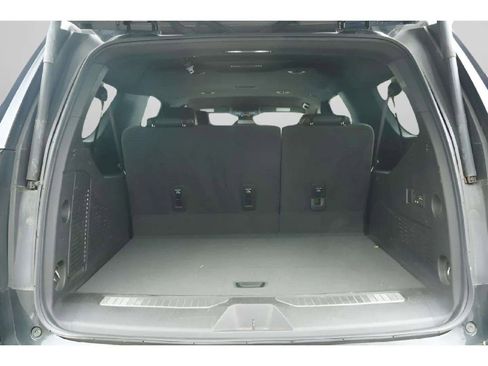 Used 2024 Chevrolet Suburban Premier image 35