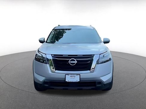 Used 2025 Nissan Pathfinder SV FWD image 4