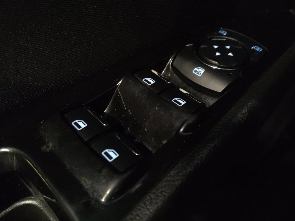 Used 2015 Ford Fusion SE w/ Equipment Group 201A FWD image 27