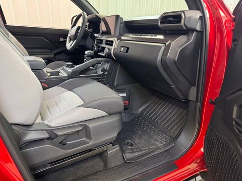 Used 2026 Toyota Tacoma TRD Off-Road AWD/4WD image 25