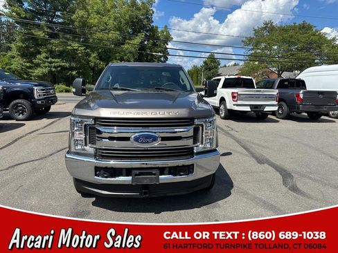 Used 2019 Ford F250 XLT w/ Snow Plow Prep Package image 9