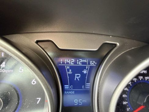 Used 2017 Hyundai Veloster FWD image 26