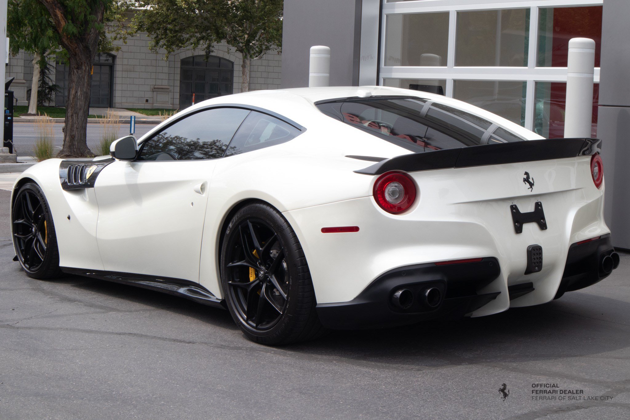 Used 2016 Ferrari F12 Berlinetta RWD image 3