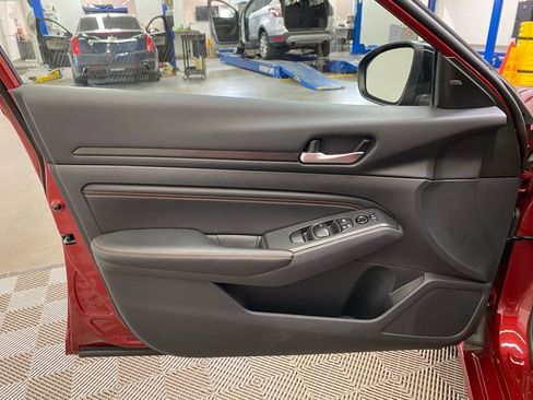 Used 2022 Nissan Altima 2.5 SR AWD/4WD image 22