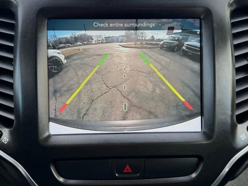 Used 2020 Jeep Cherokee Trailhawk image 24