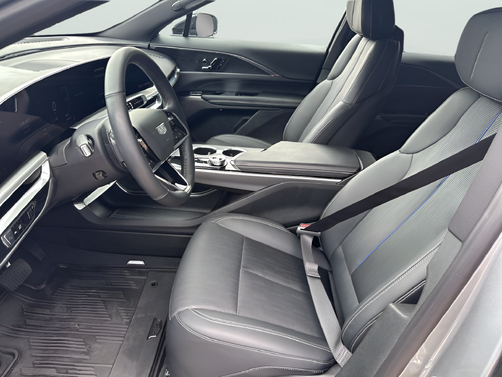 Certified 2024 Cadillac Lyriq Sport RWD image 18