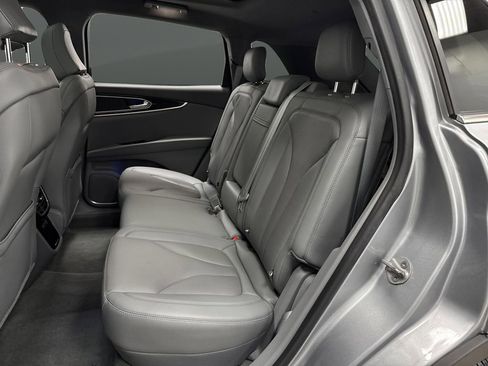 Used 2022 Lincoln Nautilus Reserve image 31