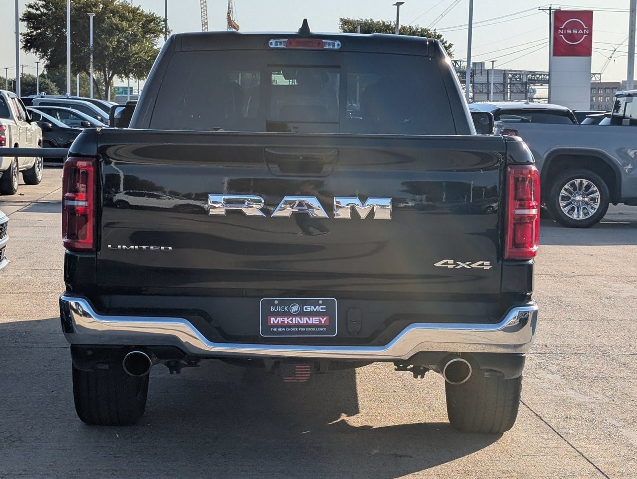 Used 2025 RAM 1500 Limited AWD/4WD image 7