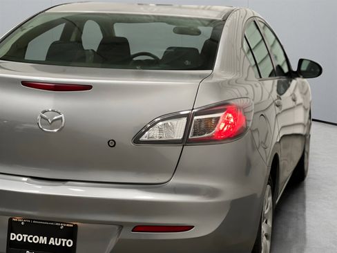 Used 2013 MAZDA MAZDA3 i SV image 11