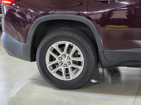 Used 2018 Chevrolet Traverse LT FWD image 9