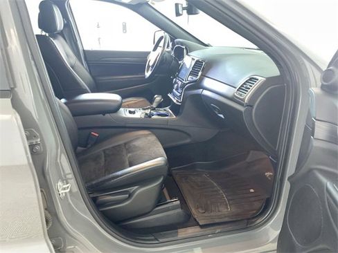 Used 2022 Jeep Grand Cherokee Laredo X image 35