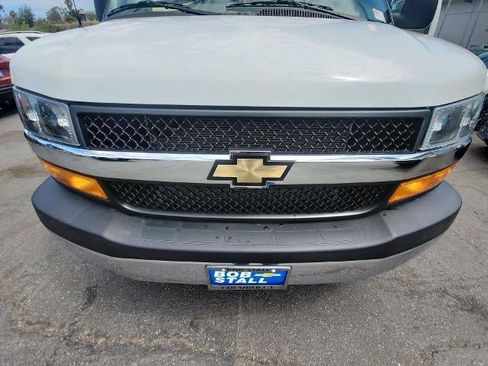 Used 2025 Chevrolet Express 2500 w/ Driver Convenience Package RWD image 32