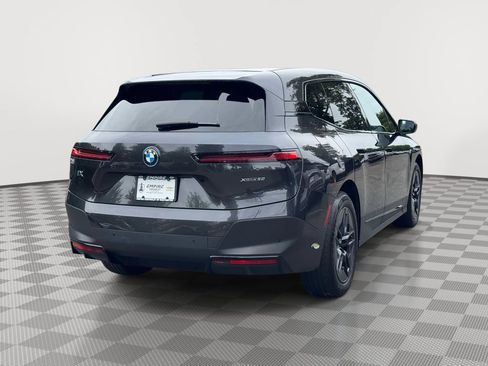 Used 2024 BMW iX xDrive50 w/ Premium Package AWD/4WD image 4