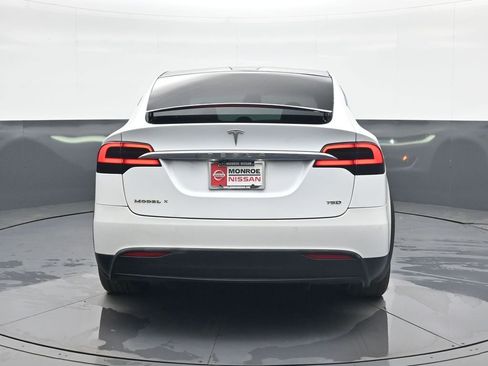 Used 2018 Tesla Model X 75D image 6