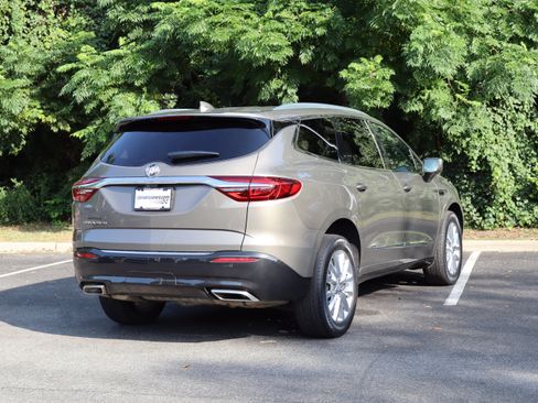 Used 2020 Buick Enclave Essence w/ Sound and Sites Package FWD image 8