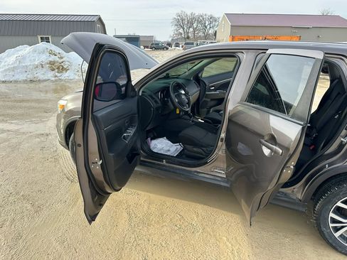 Used 2018 Mitsubishi Outlander Sport ES FWD image 10