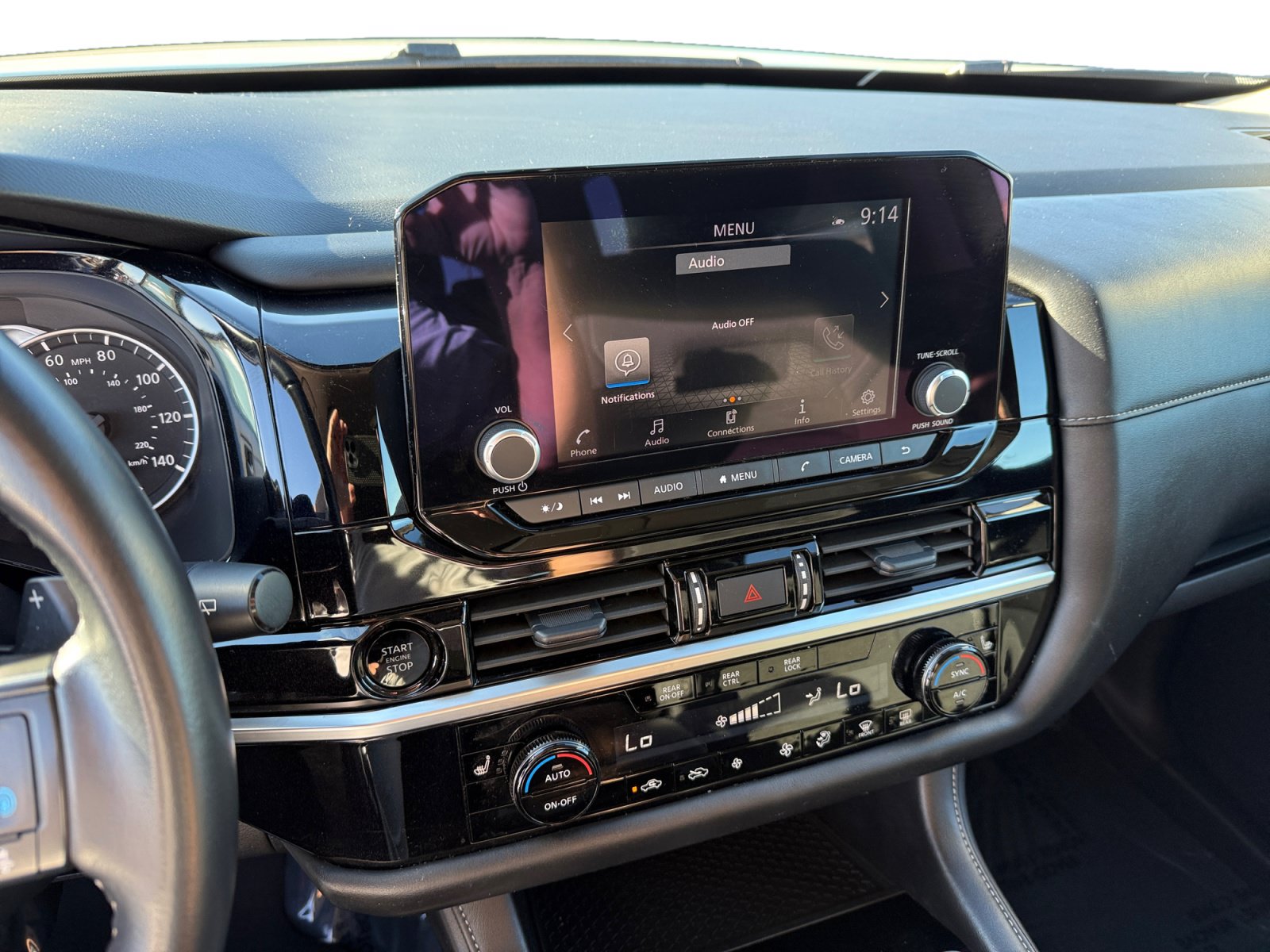 Used 2025 Nissan Pathfinder SV FWD image 12