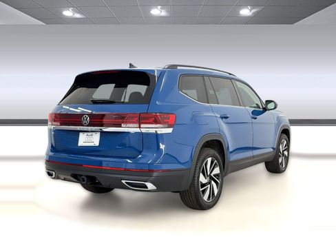 Used 2026 Volkswagen Atlas SE w/ Panoramic Sunroof Package FWD image 9