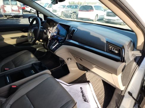 Used 2023 Honda Odyssey Elite image 17