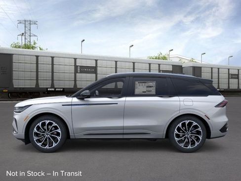 New 2026 Lincoln Nautilus Reserve AWD/4WD image 3