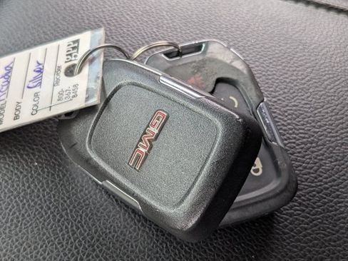 Used 2018 GMC Acadia SLT FWD image 29