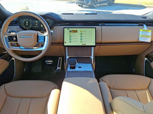 New 2026 Land Rover Range Rover Long Wheelbase SE image 13