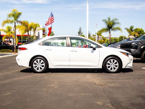 Used 2026 Toyota Corolla LE FWD image 11