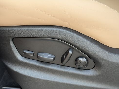 New 2026 Porsche Cayenne image 25