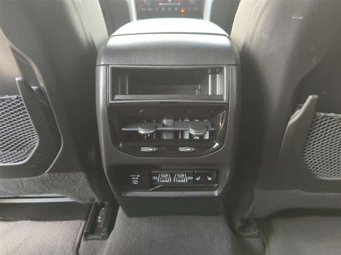 Used 2023 Jeep Grand Cherokee Overland AWD/4WD image 28