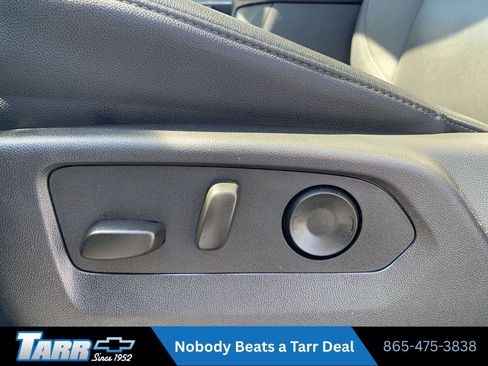 Used 2025 Chevrolet Suburban Z71 AWD/4WD image 14